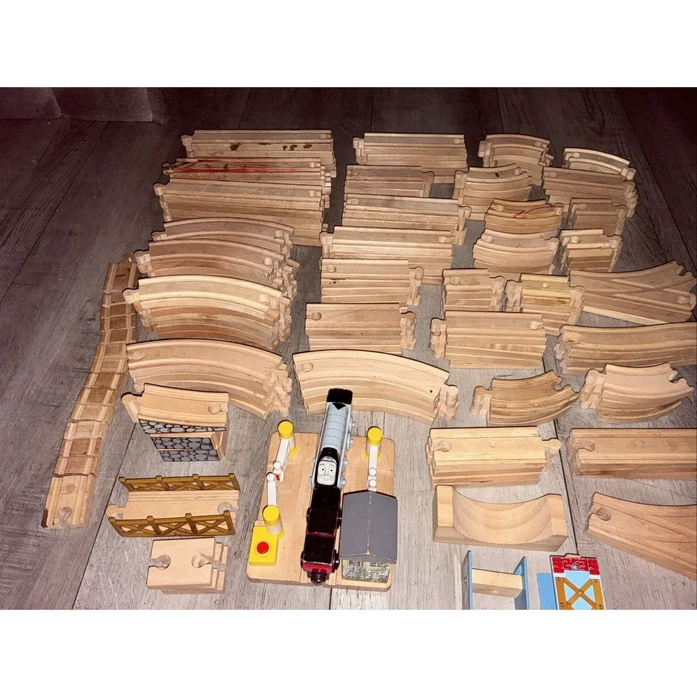 Vintage HUGE LOT Thomas & Friends Wooden Railway Trains Tracks And More! 100+ Pc